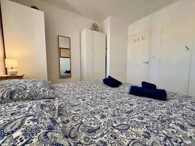 Un ou plusieurs lits dans un hébergement de l'établissement Le Marco Polo SCLS - Wifi, Climatisation, Vue Mer