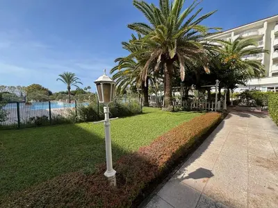 Jardin de l'établissement Dream vacation Apartment - Sea view, Pool, Park, 2 Min Walk to Beach, Parking