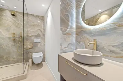 Salle de bains dans l'établissement REF 2042 - Cannes Croisette - Appartement à louer