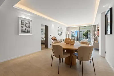 Coin salon dans l'établissement REF 2042 - Cannes Croisette - Appartement à louer