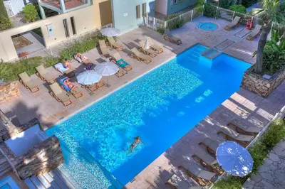 Piscine de l'établissement Penthouse vue mer avec Rooftop,Jacuzzi,et parking privé ou située à proximité