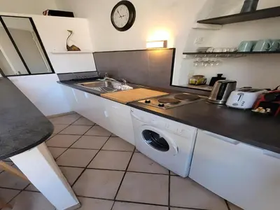 Cuisine ou kitchenette dans l'établissement Apartment in the center of Antibes