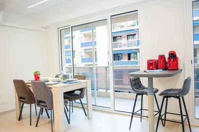 Plateau bouilloire dans l'établissement Sublime 2p - 10 min near beaches - Air conditioning - Garage