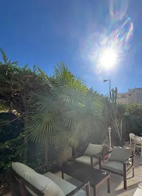 Jardin de l'établissement Appartement lumineux centre ville avec jardin