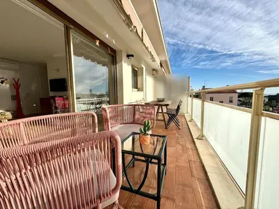 Balcon ou terrasse dans l'établissement Bright cocoon with quiet terrace
