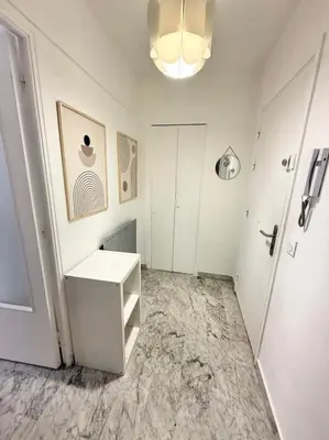 Salle de bains dans l'établissement Juan Les Pins proximité mer appartement 4 personnes