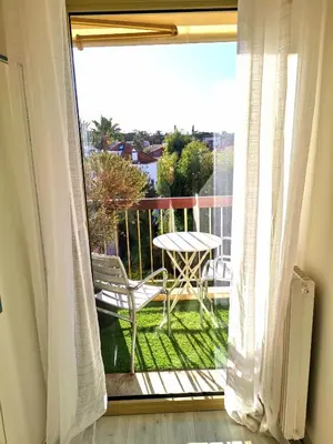 Balcon ou terrasse dans l'établissement Cap d'antibes piscine mer et plage