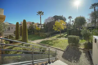 Jardin de l'établissement FRGK Air-Conditioned Duplex with Terrace Secure Residence & Premium Amenities