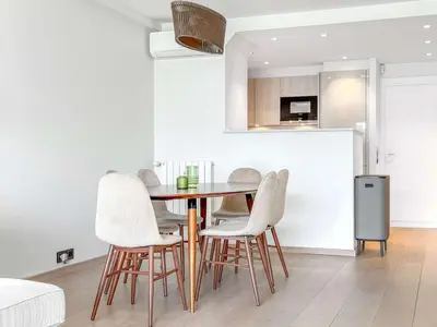 Cuisine ou kitchenette dans l'établissement The Plage Croisette - Accommodation Terrace & Sea