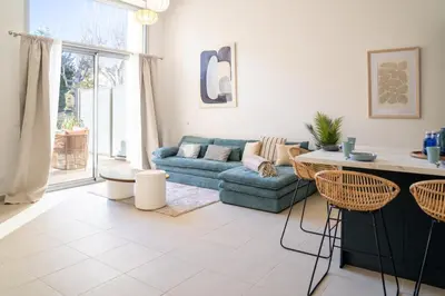 Coin salon dans l'établissement 3P neuf haut de gamme Piscine Antibes