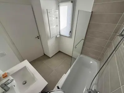 Salle de bains dans l'établissement Les Terrasses d'Antibes - 2BR Duplex with Terrace