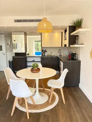 Cuisine ou kitchenette dans l'établissement Cap d Antibes Terrasse climatisation et parking