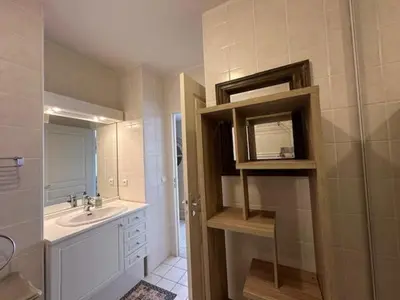 Salle de bains dans l'établissement Congress et Comfort