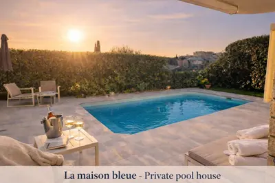 Piscine de l'établissement Private Pool House , 10min Cannes ou située à proximité