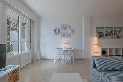 Coin salon dans l'établissement Le Bleu Ciel - Studio Croisette idéal congrès