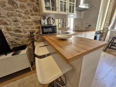 Cuisine ou kitchenette dans l'établissement Cozy Old Town apartment