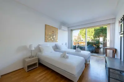Un ou plusieurs lits dans un hébergement de l'établissement Appartement 117 m2 vue sur Mer - 3 Ch 3 SdB - Cannes