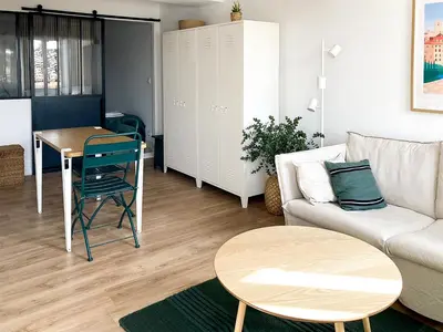 Coin salon dans l'établissement Appartement cosy au cœur de Biot