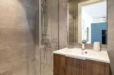 Salle de bains dans l'établissement Modern Apartment a c 2CH 4P - Cannes