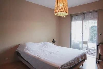 Un ou plusieurs lits dans un hébergement de l'établissement Luxury setting with private pool
