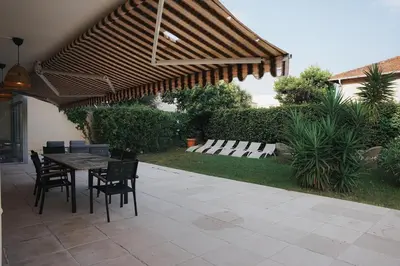 Jardin de l'établissement Luxury setting with private pool