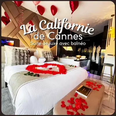 Un ou plusieurs lits dans un hébergement de l'établissement California Romantic Suite with Balneo