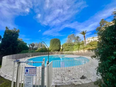 Piscine de l'établissement June apartment 2 bedrooms with pool ou située à proximité
