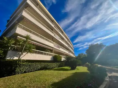 Jardin de l'établissement June apartment 2 bedrooms with pool