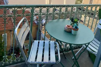 Balcon ou terrasse dans l'établissement Cozystay 1825 Duplex luxe Rue dAntibes
