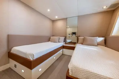 Un ou plusieurs lits dans un hébergement de l'établissement Votre Palace Flottant sur la Croisette à Cannes