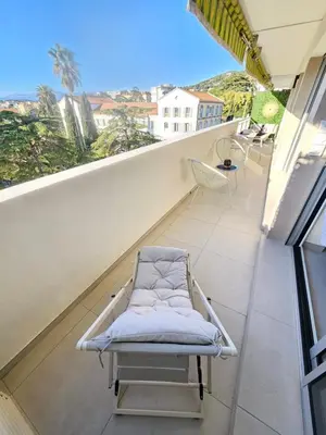Balcon ou terrasse dans l'établissement 3 pièces lumineux à Cannes