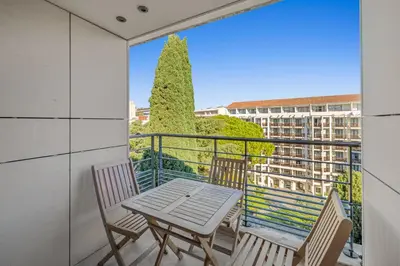 Balcon ou terrasse dans l'établissement Sublime 2BR apartment Carlton Riviera Croisette