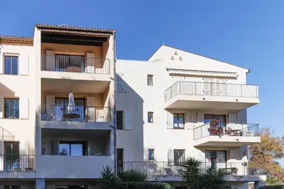 Balcon ou terrasse dans l'établissement Domaine Cozy Studio Pools, Tennis, Parking