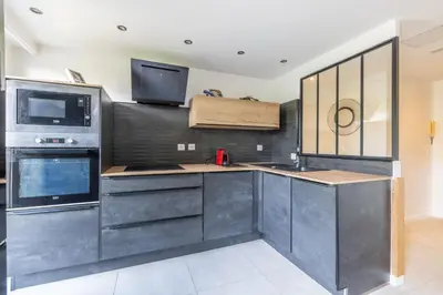 Cuisine ou kitchenette dans l'établissement Cagnes sur mer, 1 bedroom with Garden-Air conditioning-Wifi