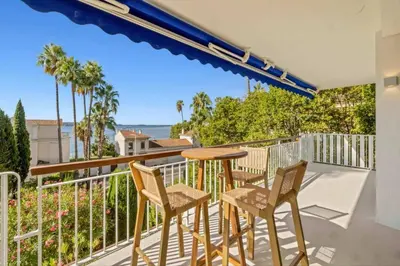 Balcon ou terrasse dans l'établissement 121 MARECHAL - 3-Bedroom Apartment Sea View and Parking