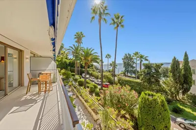 Jardin de l'établissement 121 MARECHAL - 3-Bedroom Apartment Sea View and Parking