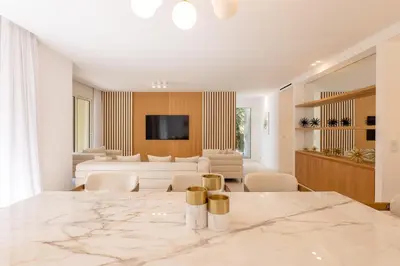 Télévision ou salle de divertissement dans l'établissement 002 Villa Camille