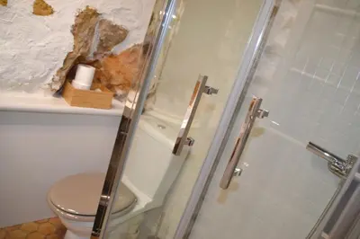 Salle de bains dans l'établissement Charmant duplex au coeur du Vieil Antibes 3 pers