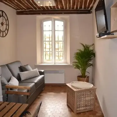 Lovely apartment in Old Town of Antibes 3 pers