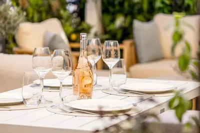 Boissons dans l'établissement Magnifique appartement à 50 mètres de la Croisette