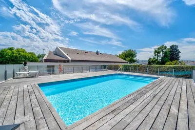 Piscine de l'établissement Oxford-Californie Luxury 4-Bedroom Penthouse With Parking ou située à proximité