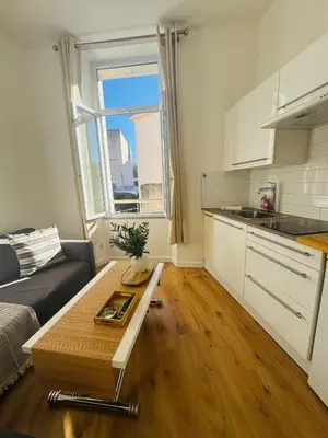 Cuisine ou kitchenette dans l'établissement Studio Design Climatisé Cœur de Cannes