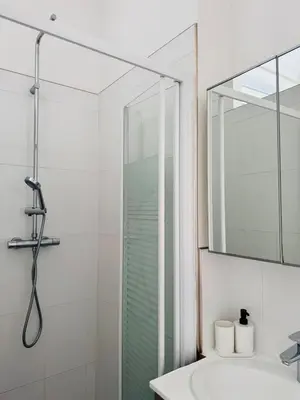 Salle de bains dans l'établissement Studio Design Climatisé Cœur de Cannes