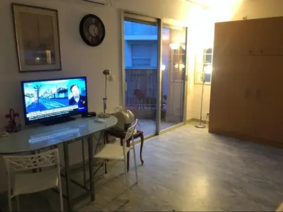 Télévision ou salle de divertissement dans l'établissement Antibes France Plage