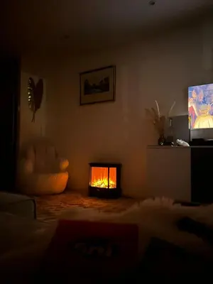 Télévision ou salle de divertissement dans l'établissement Appartement luxe Jaccuzi marbre et terrasse