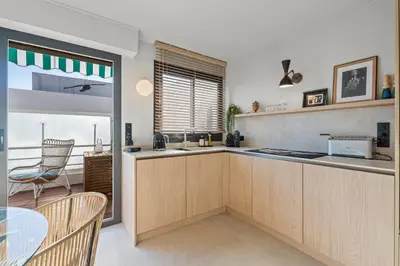 Cuisine ou kitchenette dans l'établissement REF 2037 - Appartement à Louer Vue Mer