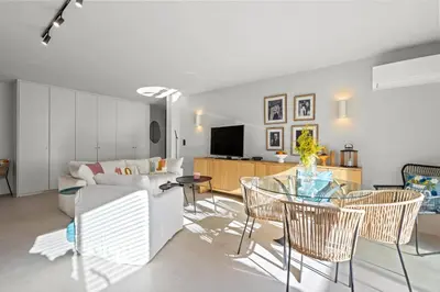 Télévision ou salle de divertissement dans l'établissement REF 2037 - Appartement à Louer Vue Mer
