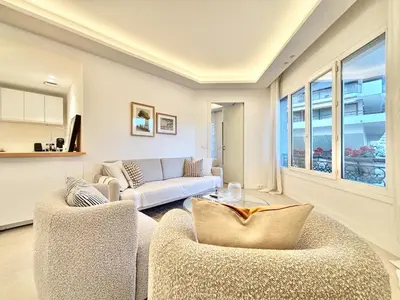 Coin salon dans l'établissement Cannes 2 bedrooms & 2 bathrooms apartment - 24P2