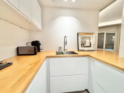 Cuisine ou kitchenette dans l'établissement Cannes 2 bedrooms & 2 bathrooms apartment - 24P2