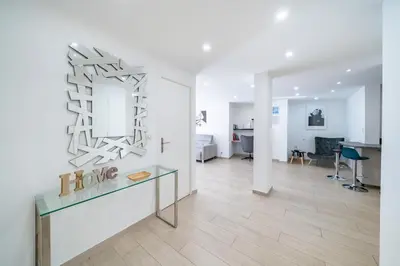 Cuisine ou kitchenette dans l'établissement 3 pièces rénové en bord de mer - Terrasse